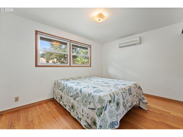 1490 HALLINAN St, Lake Oswego, OR 97034