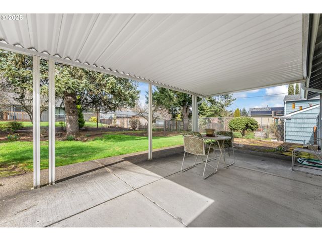 1490 HALLINAN St, Lake Oswego, OR 97034