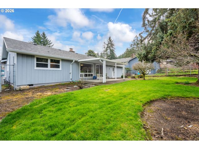 1490 HALLINAN St, Lake Oswego, OR 97034