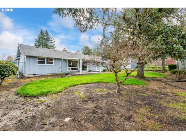 1490 HALLINAN St, Lake Oswego, OR 97034