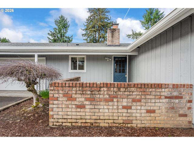 1490 HALLINAN St, Lake Oswego, OR 97034