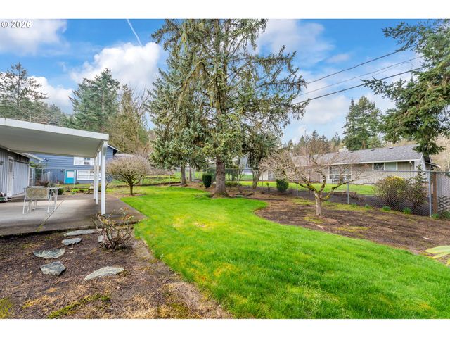 1490 HALLINAN St, Lake Oswego, OR 97034