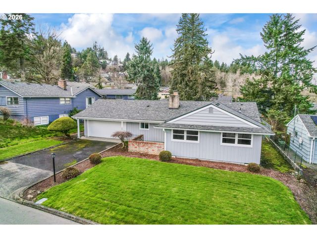 1490 HALLINAN St, Lake Oswego, OR 97034