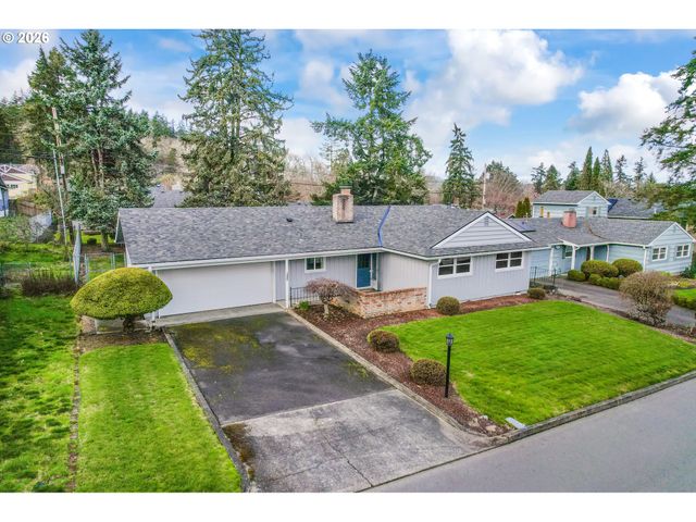 1490 HALLINAN St, Lake Oswego, OR 97034