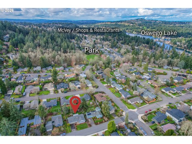 1490 HALLINAN St, Lake Oswego, OR 97034