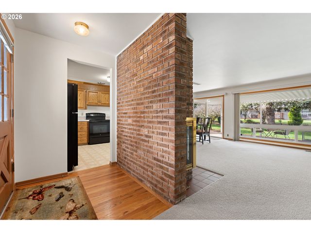 1490 HALLINAN St, Lake Oswego, OR 97034