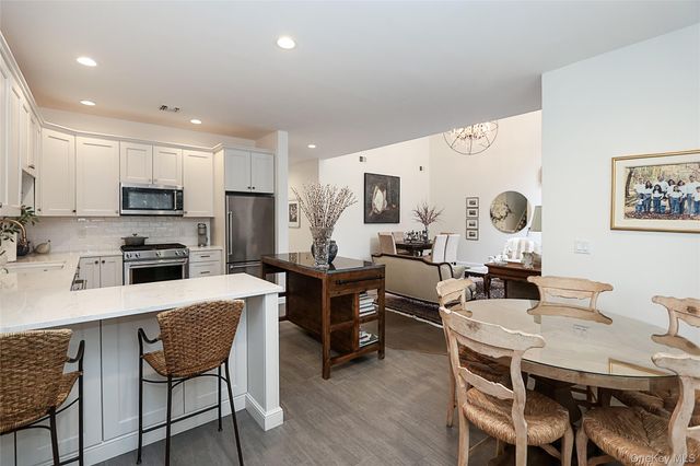 701 Balfour Place, Melville, NY 11747