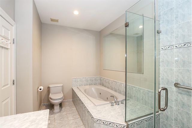 701 Balfour Place, Melville, NY 11747