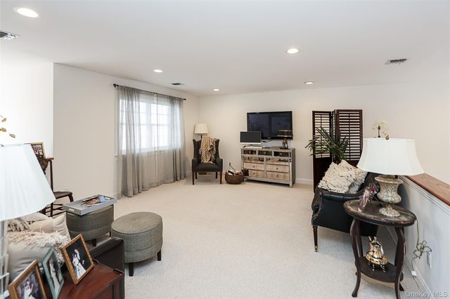701 Balfour Place, Melville, NY 11747