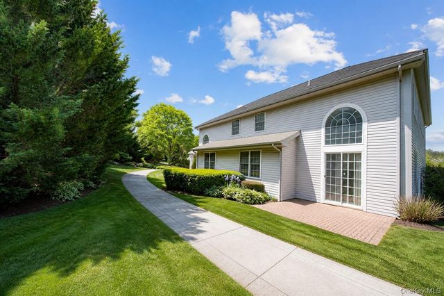 701 Balfour Place, Melville, NY 11747