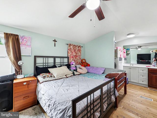 28 COURAGE LN, Stafford, VA 22554