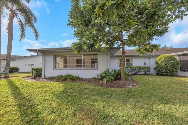 2024 HEATHFIELD CIRCLE 155, Sun City Center, FL 33573