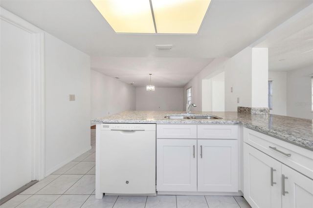 2024 HEATHFIELD CIRCLE 155, Sun City Center, FL 33573