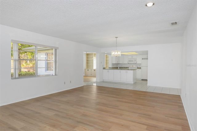 2024 HEATHFIELD CIRCLE 155, Sun City Center, FL 33573