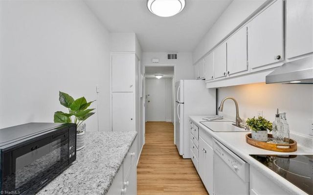 1101 N Elm Street 303, Greensboro, NC 27401