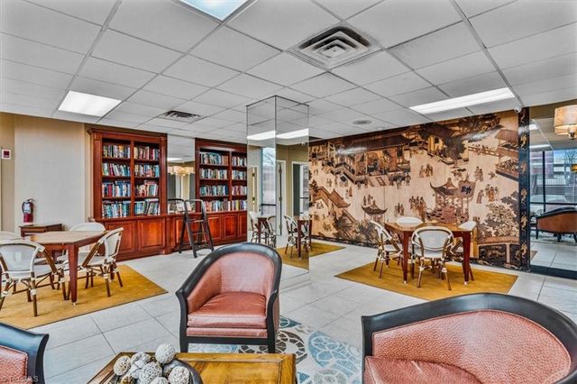 1101 N Elm Street 303, Greensboro, NC 27401