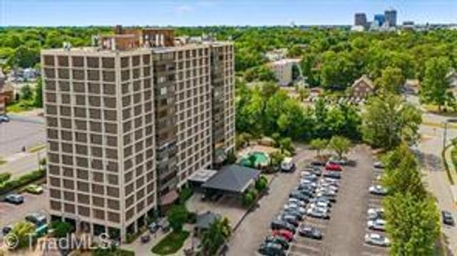 1101 N Elm Street 303, Greensboro, NC 27401
