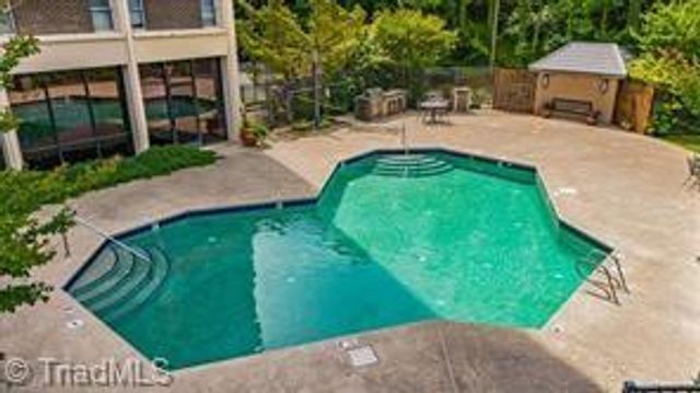 1101 N Elm Street 303, Greensboro, NC 27401