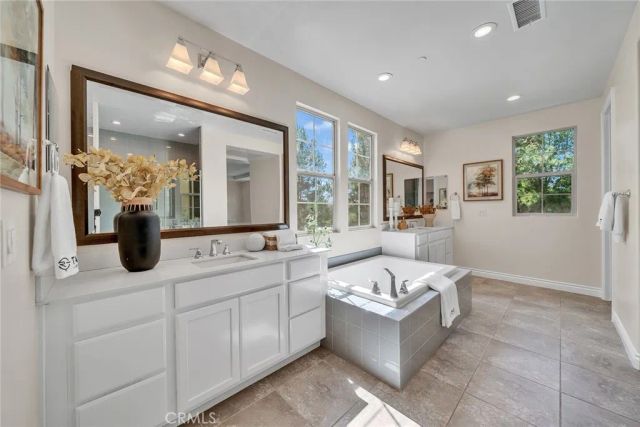 60 Sherwood, Irvine, CA 92620