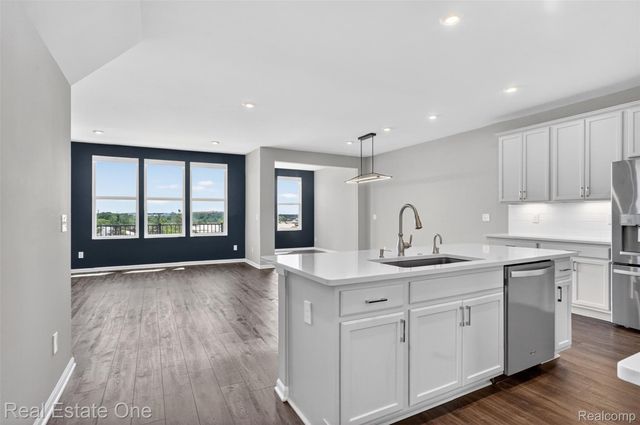 4799 Broomfield Way, Orion Charter Township, MI 48359