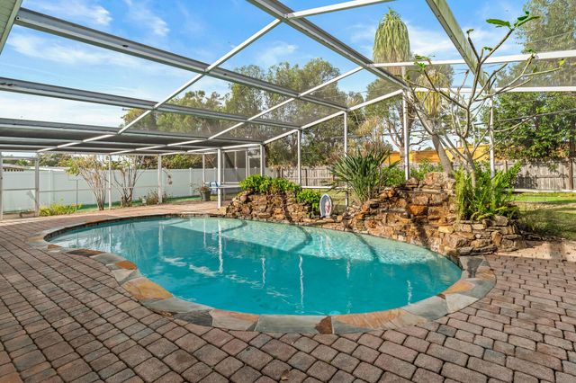 1425 SE San Sovina Terrace, Port St Lucie, FL 34952