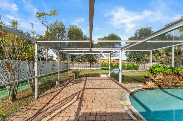 1425 SE San Sovina Terrace, Port St Lucie, FL 34952