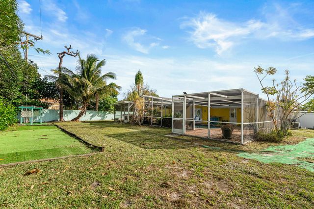 1425 SE San Sovina Terrace, Port St Lucie, FL 34952