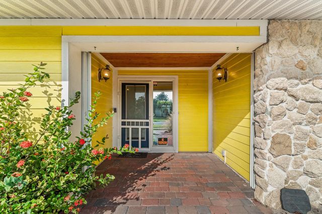 1425 SE San Sovina Terrace, Port St Lucie, FL 34952