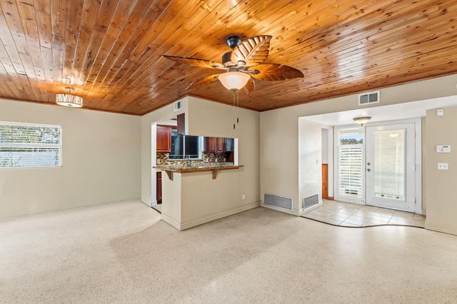 1425 SE San Sovina Terrace, Port St Lucie, FL 34952