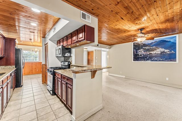 1425 SE San Sovina Terrace, Port St Lucie, FL 34952