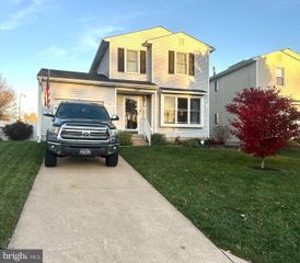 109 E SKEET CIR E, Bear, DE 19701