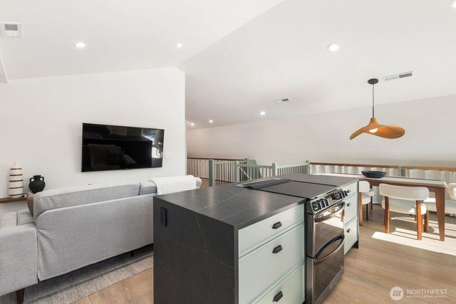 25515 SE Issaquah-Fall City Road, Issaquah, WA 98029