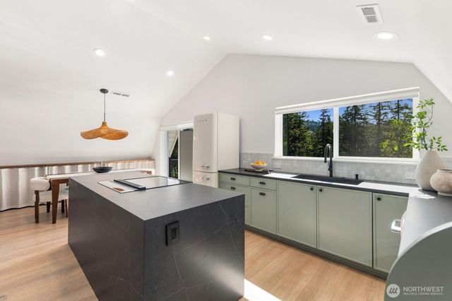 25515 SE Issaquah-Fall City Road, Issaquah, WA 98029
