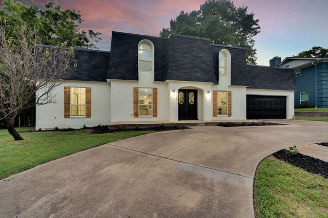 4220 Dawn Drive, Benbrook, TX 76116