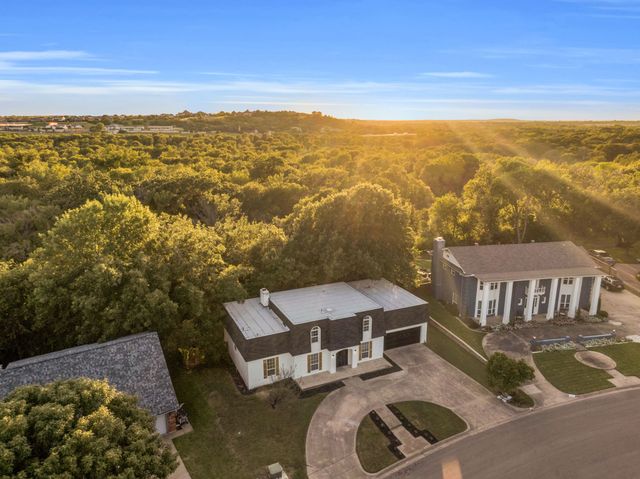 4220 Dawn Drive, Benbrook, TX 76116