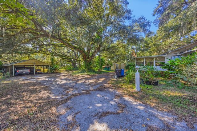 9580 MCINTOSH ROAD, Dover, FL 33527
