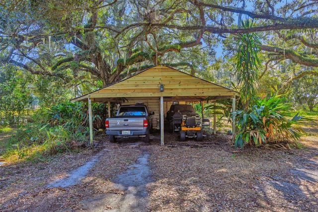 9580 MCINTOSH ROAD, Dover, FL 33527