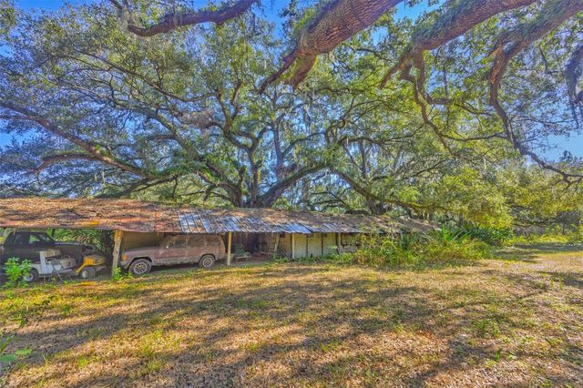 9580 MCINTOSH ROAD, Dover, FL 33527