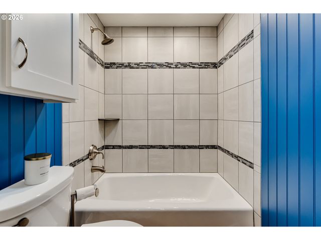 3185 KEVINGTON Ave, Eugene, OR 97405