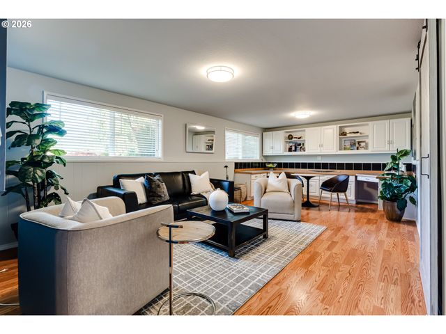 3185 KEVINGTON Ave, Eugene, OR 97405