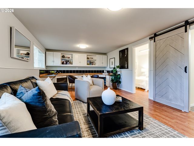 3185 KEVINGTON Ave, Eugene, OR 97405
