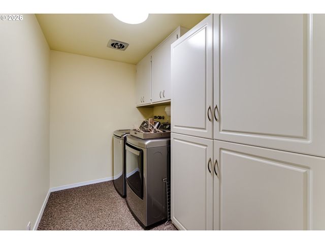 3185 KEVINGTON Ave, Eugene, OR 97405