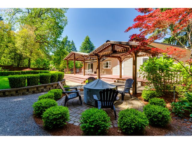 3185 KEVINGTON Ave, Eugene, OR 97405