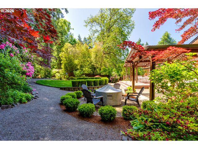 3185 KEVINGTON Ave, Eugene, OR 97405