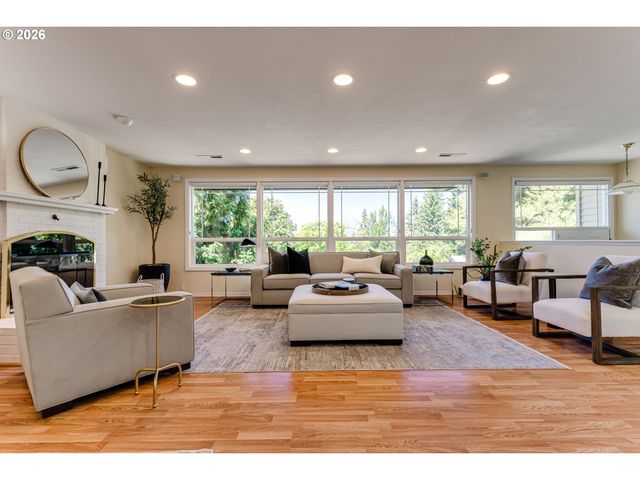 3185 KEVINGTON Ave, Eugene, OR 97405
