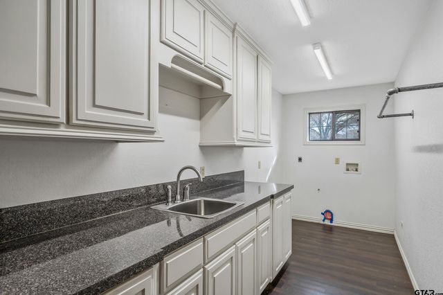 2906 VZ CR 4923, Ben Wheeler, TX 75754