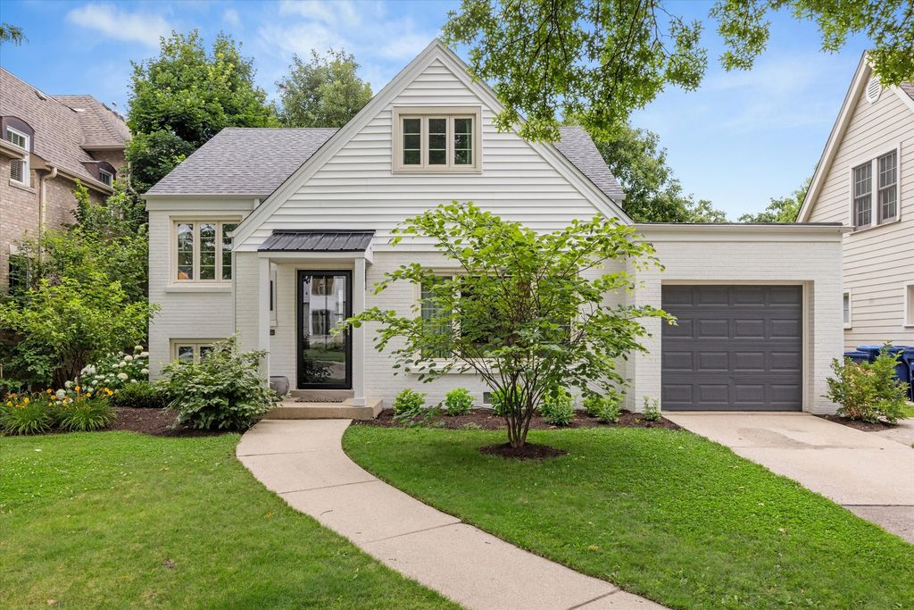 3929 Grove Avenue, Western Springs, IL 60558