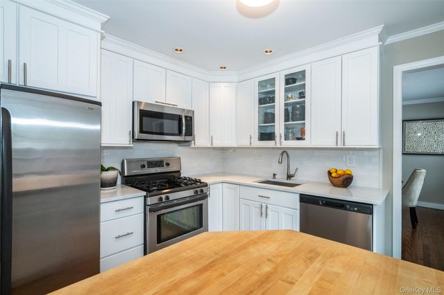 29 Oakdale Avenue, New Rochelle, NY 10801