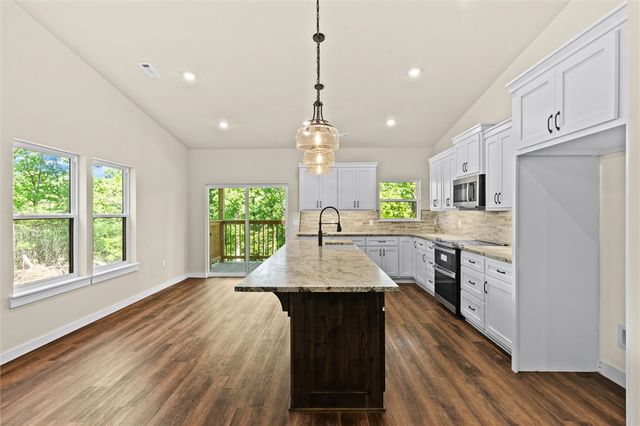 322 Madison 1458, Huntsville, AR 72740