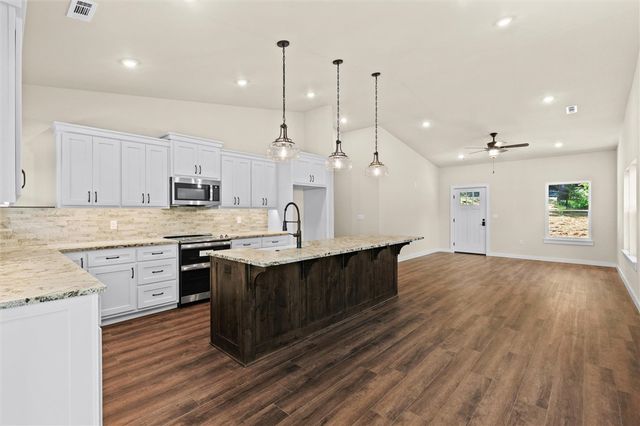 322 Madison 1458, Huntsville, AR 72740